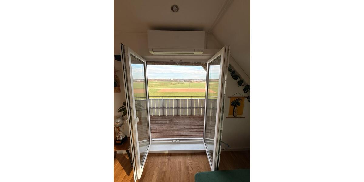 Dachgeschoßwohnung Cadolzburg - 3 Zimmer, 94 m&sup2;, 1.175&euro; | Angebot:26042536