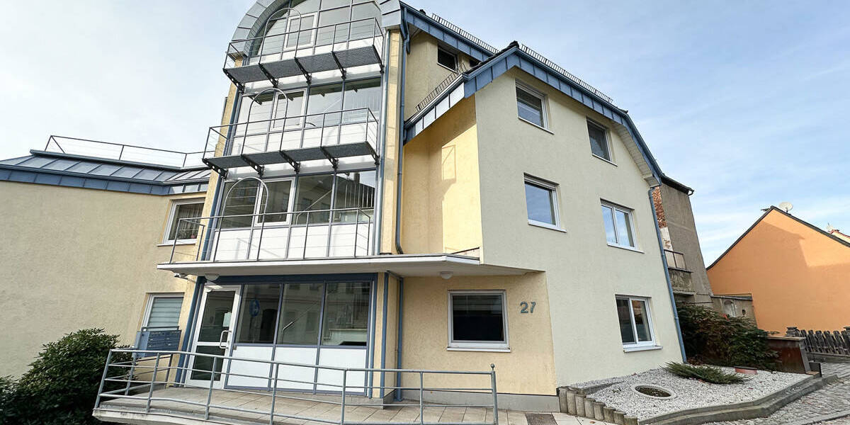 Etagenwohnung Glauchau - 2 Zimmer, 79 m&sup2;, 395&euro; | Angebot:25688144