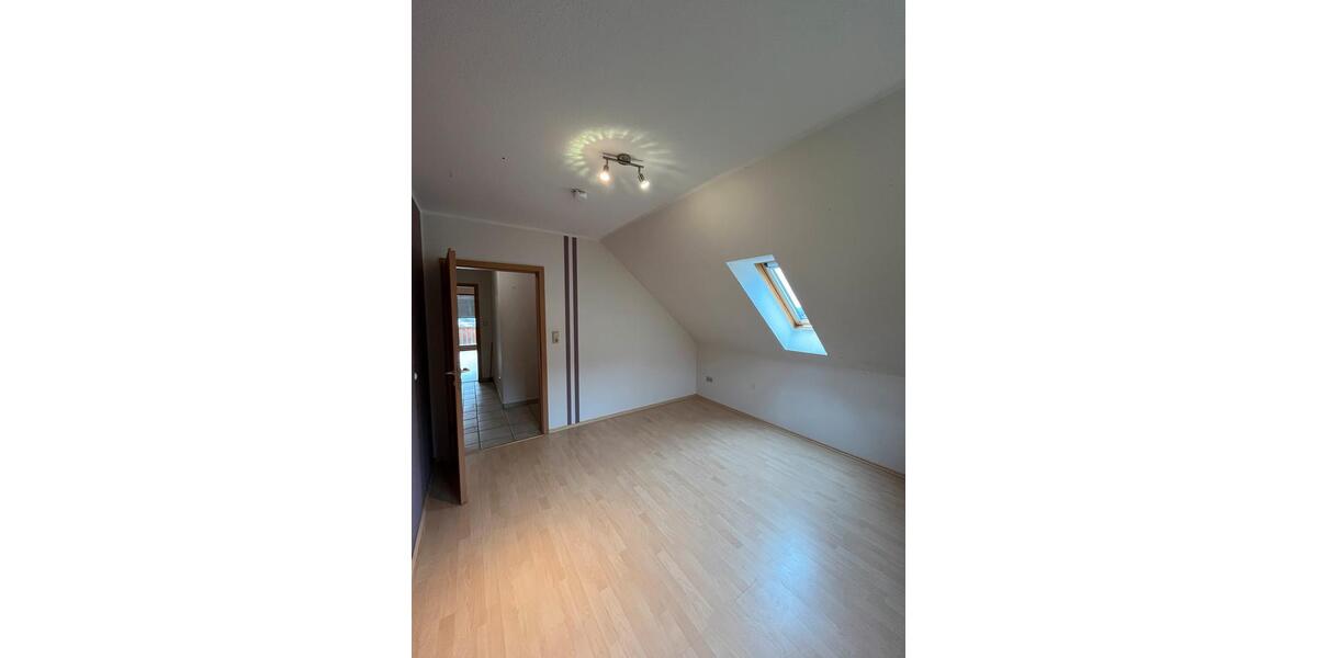 Dachgeschoßwohnung Duingen - 3 Zimmer, 73 m&sup2;, 650&euro; | Angebot:24583074