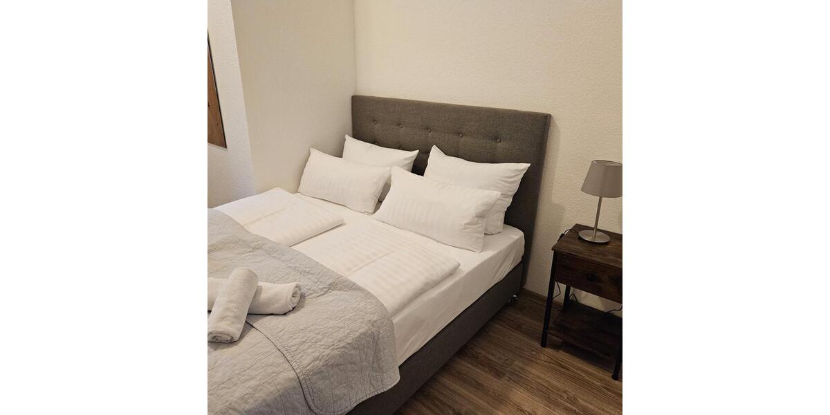 Hochparterre Frankfurt (Oder) - 1 Zimmer, 75 m&sup2;, 1.200&euro; | Angebot:26112834