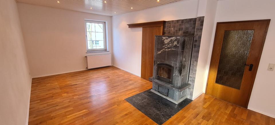 Erdgeschoßwohnung Eslohe (Sauerland) - 4 Zimmer, 125 m&sup2;, 750&euro; | Angebot:25146662