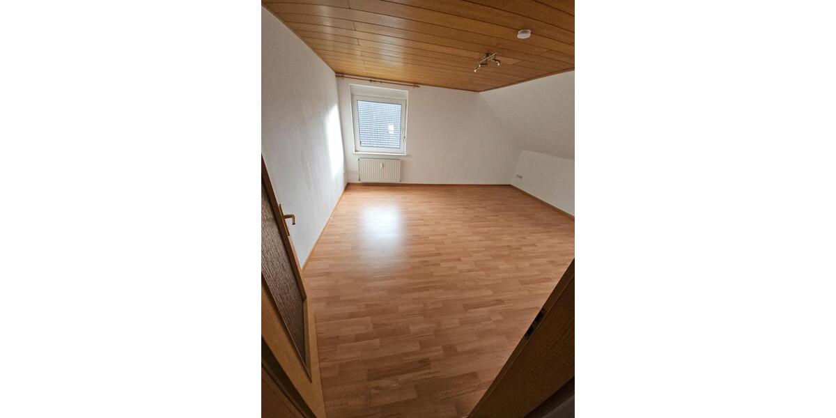 Dachgeschoßwohnung Rinteln - 4 Zimmer, 108 m&sup2;, 570&euro; | Angebot:24511925