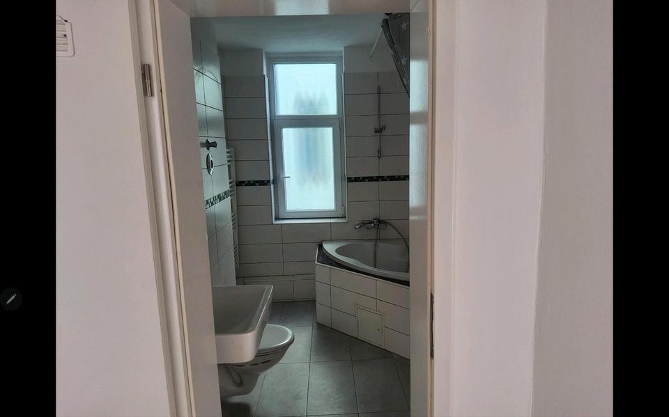 4 Zimmer Wohnung zu Vermieten In Hannover Hainholz - 100 m2 4 zimmer