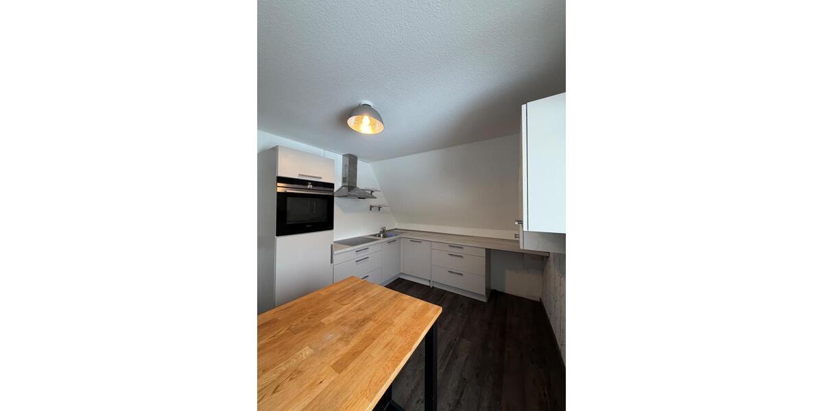 Dachgeschoßwohnung Bitterfeld-Wolfen Bitterfeld - 3 Zimmer, 70 m&sup2;, 650&euro; | Angebot:25588782