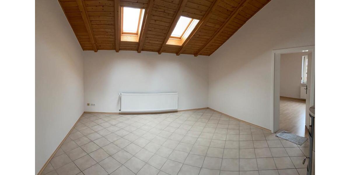 Dachgeschoßwohnung Metten - 3 Zimmer, 95 m&sup2;, 880&euro; | Angebot:23872965
