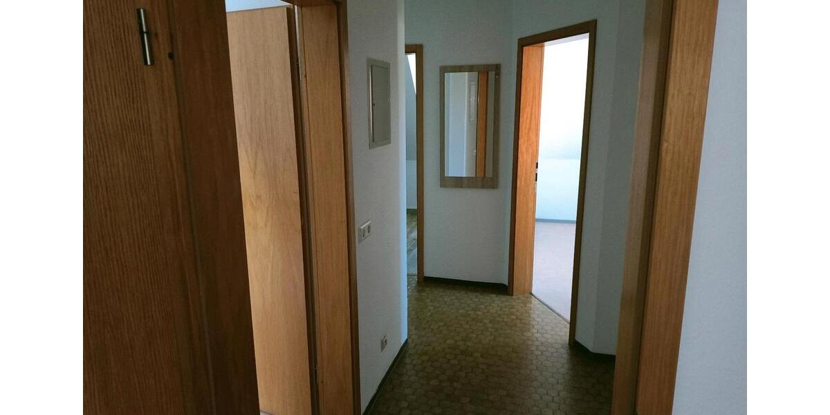 Dachgeschoßwohnung Lauchringen - 3 Zimmer, 82 m&sup2;, 795&euro; | Angebot:24751572