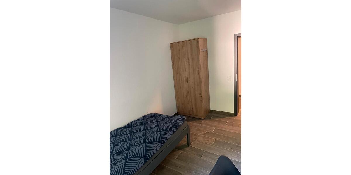Wohnen auf Zeit Brachttal - 8 Zimmer, 16 m&sup2;, 12&euro; | Angebot:26197834