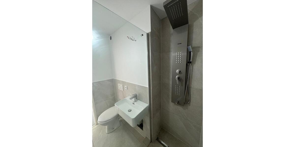 Etagenwohnung Wiesbaden Biebrich - 2 Zimmer, 64 m&sup2;, 1.150&euro; | Angebot:24618168