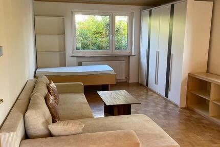 Großes modern möbliertes Zimmer in 3-er WG mit Terrasse u. Garten 1 zimmer