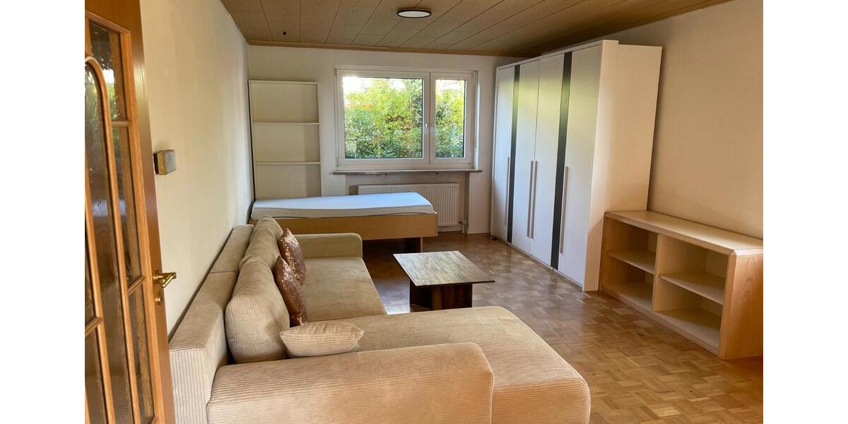 Großes modern möbliertes Zimmer in 3-er WG mit Terrasse u. Garten 1 zimmer