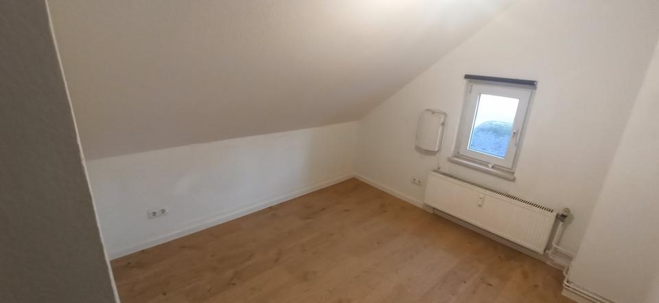 Dachgeschoßwohnung Neu-Isenburg Isenburg - 3.5 Zimmer, 60 m&sup2;, 800&euro; | Angebot:25293332