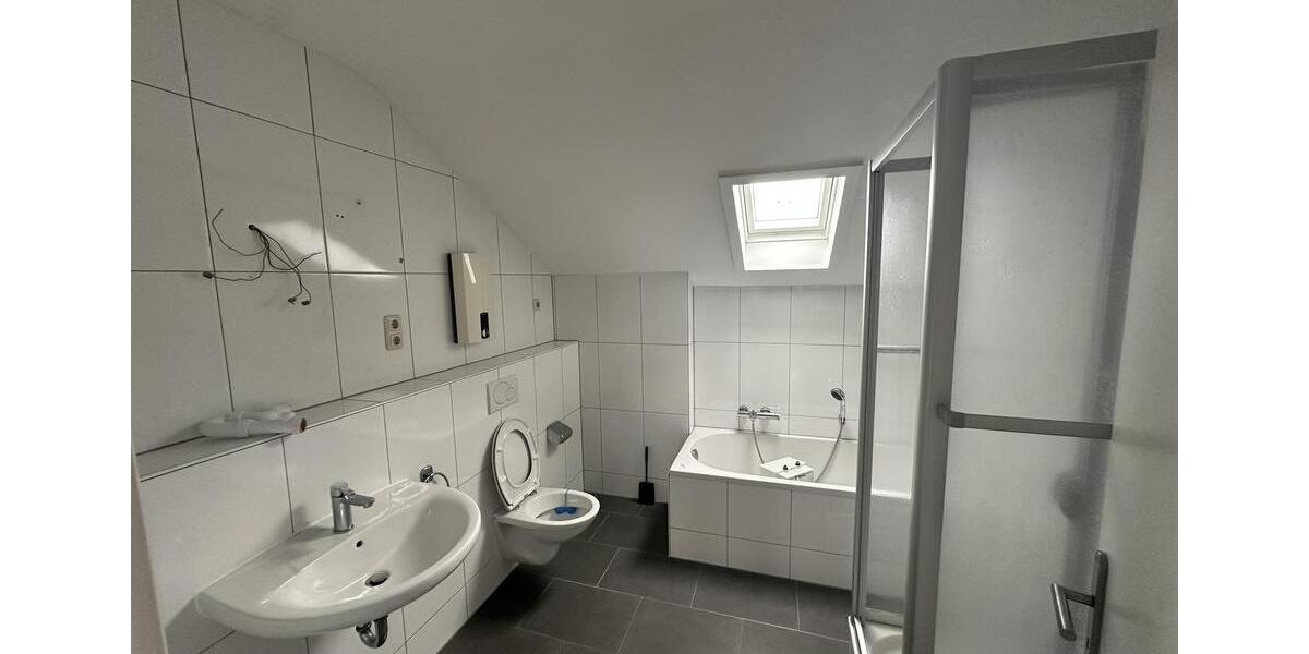 Dachgeschoßwohnung Euskirchen Dom-Esch - 4 Zimmer, 70 m&sup2;, 339&euro; | Angebot:26632427
