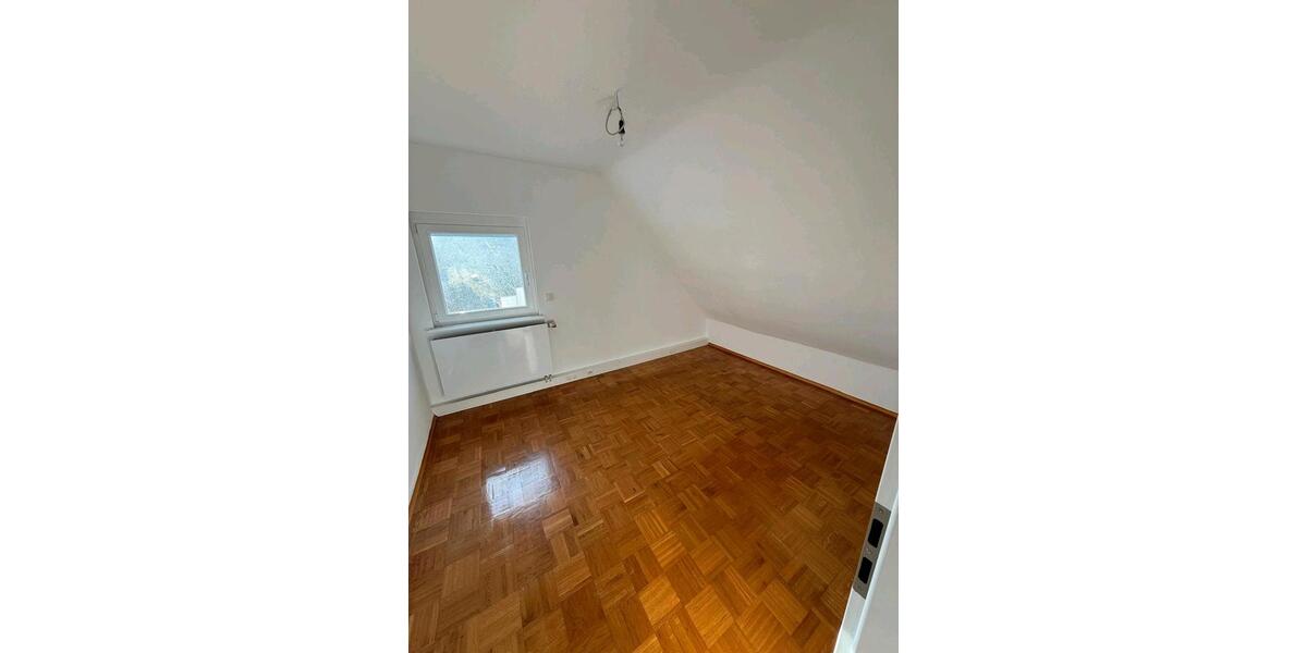 Einfamilienhaus Walldürn - 5 Zimmer, 100 m&sup2;, 1.100&euro; | Angebot:24741456