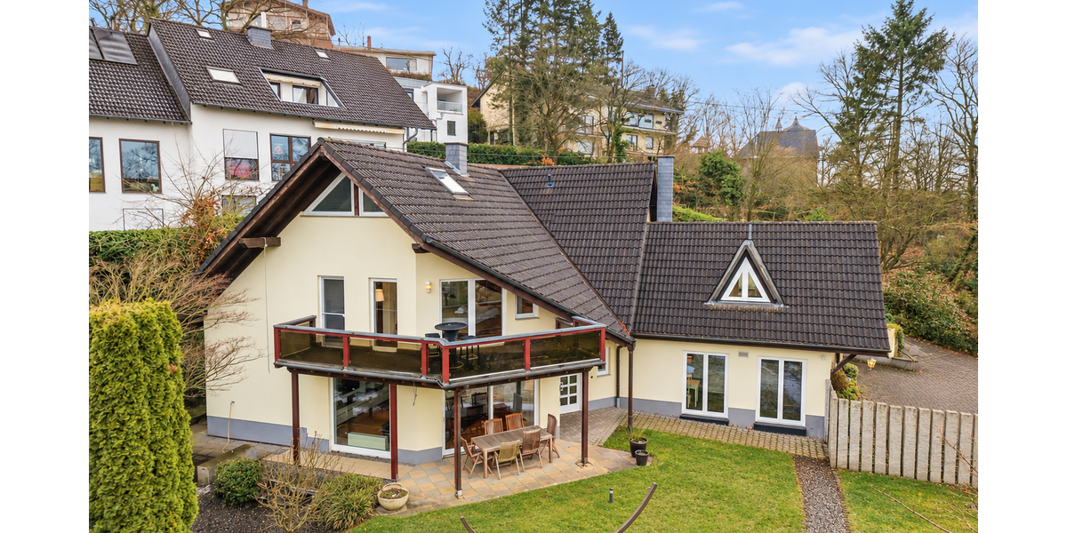 Einfamilienhaus Rheinbreitbach - 5 Zimmer, 220 m&sup2;, 2.200&euro; | Angebot:27334402