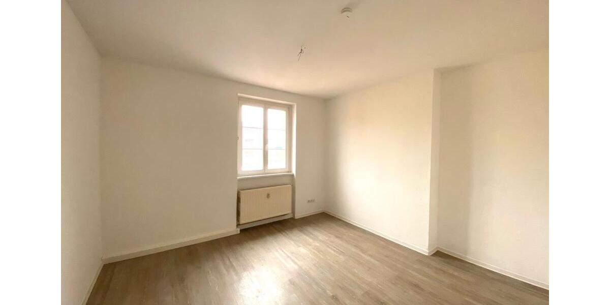 Etagenwohnung Gröditz - 3 Zimmer, 85 m&sup2;, 620&euro; | Angebot:24782847