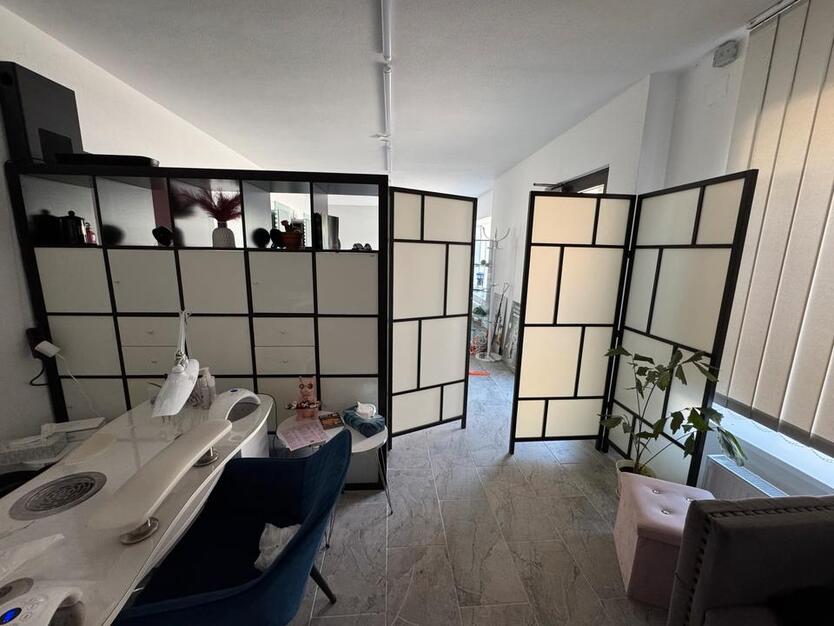 Raum in Kosmetikstudio Frisersalon