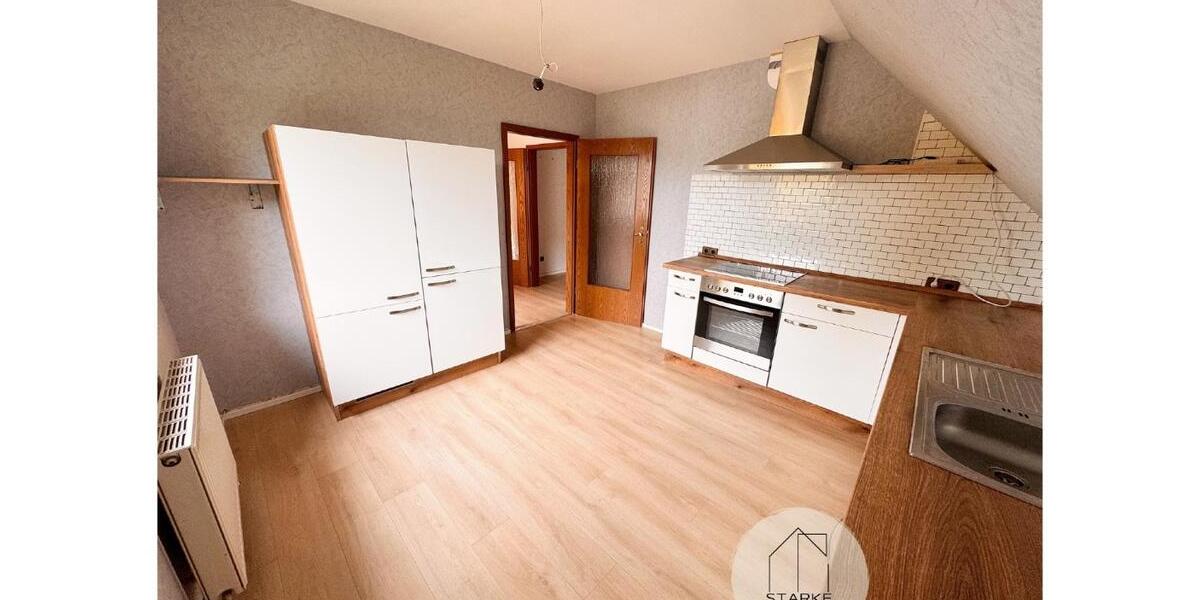 **Gemütliche 3 Zi-Dachgeschosswohnung mit malerischen Loggia-Ausblick bei Bodenwerder zu vermieten** 3 zimmer