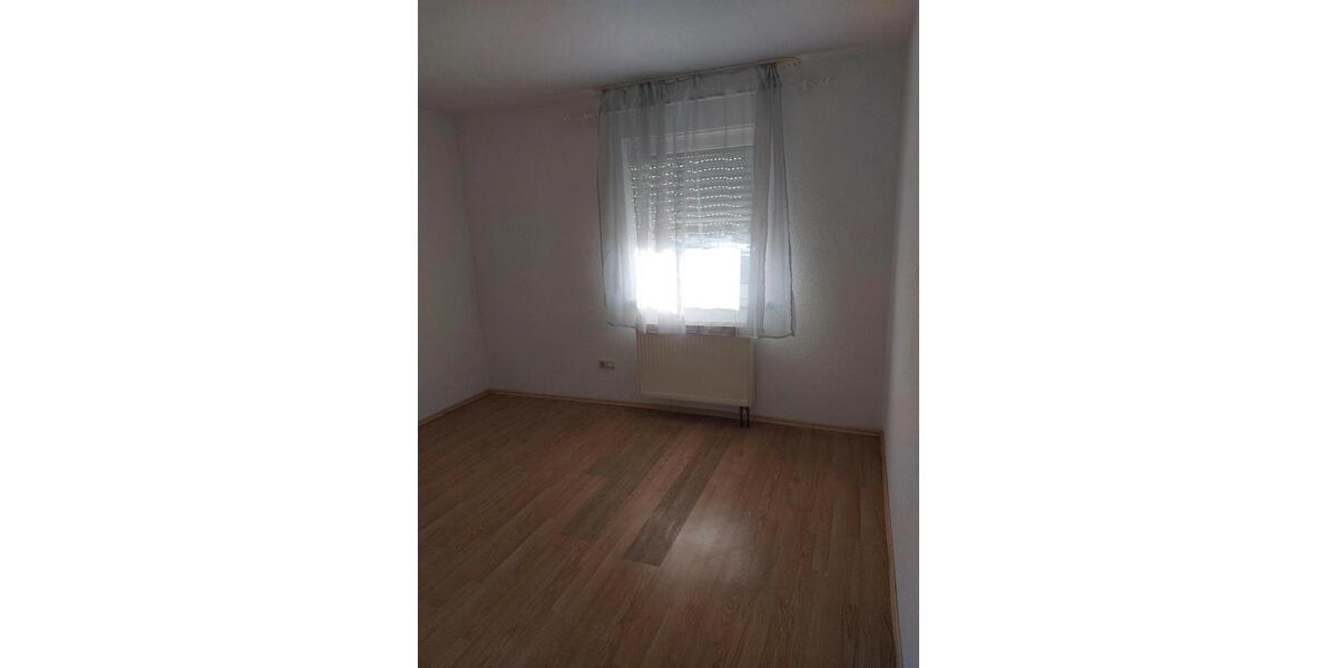 Erdgeschoßwohnung Eschenbach in der Oberpfalz - 3 Zimmer, 110 m&sup2;, 950&euro; | Angebot:26671330