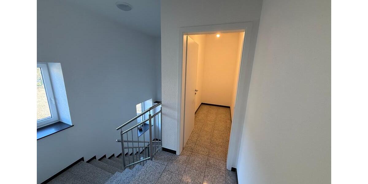 Etagenwohnung Preußisch Oldendorf - 4 Zimmer, 131 m&sup2;, 1.313&euro; | Angebot:26549824