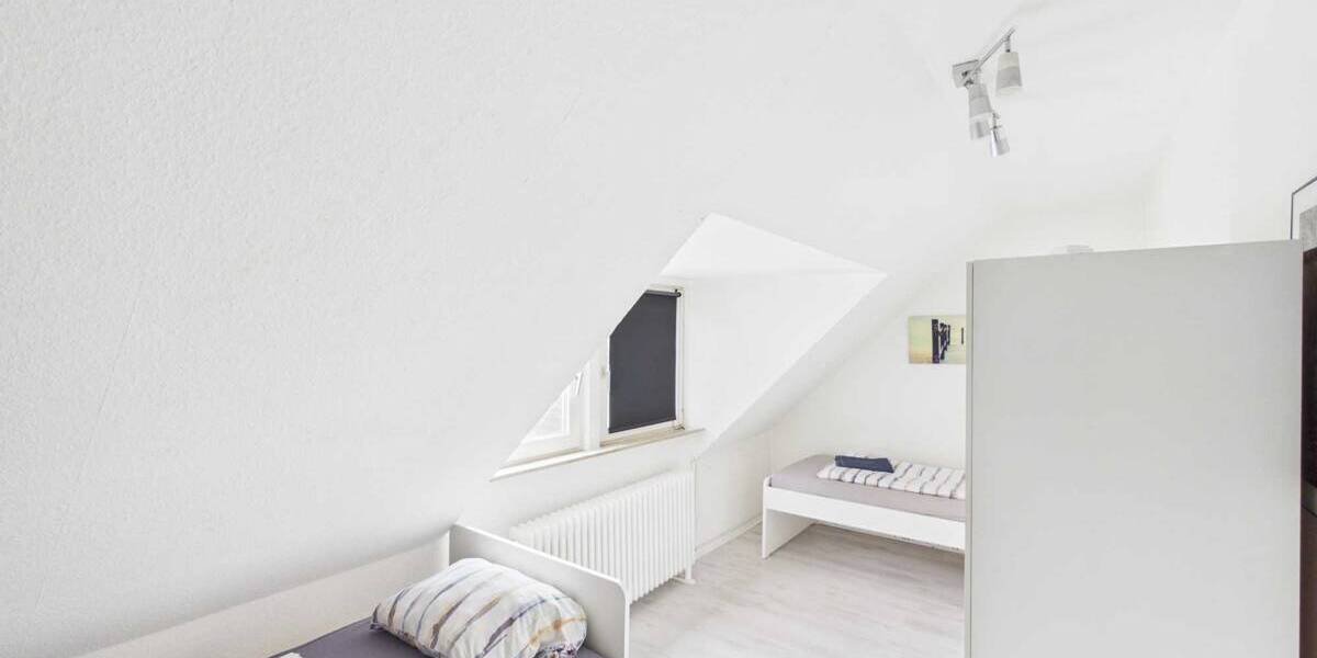 Mehrfamilienhaus, Wohnhaus Bremerhaven / Geestemünde Geestemünde - 6 Zimmer, 140 m&sup2;, 1.300&euro; | Angebot:26744295