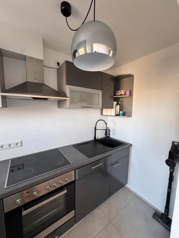 Luxuriöse Sanierte Mobilierte ca 40qm Wohnung 5 min bis Zentrum