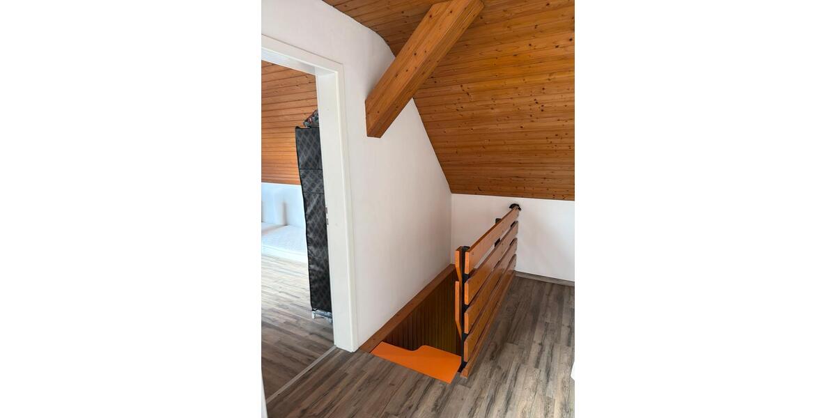 Dachgeschoßwohnung Höxter - 1 Zimmer, 35 m&sup2;, 250&euro; | Angebot:25942910