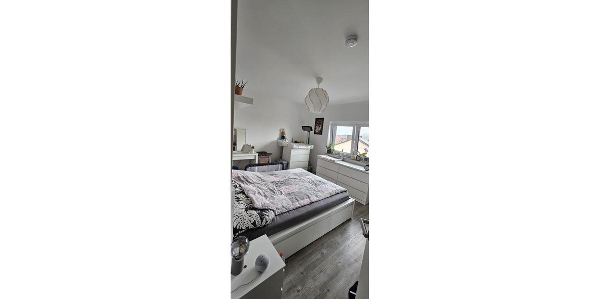 Dachgeschoßwohnung Felsberg - 2 Zimmer, 96 m&sup2;, 1.110&euro; | Angebot:24893220