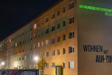 Wohnung Dessau-Roßlau Süd - 3 Zimmer, 56 m&sup2;, 375&euro; | Angebot:25895800