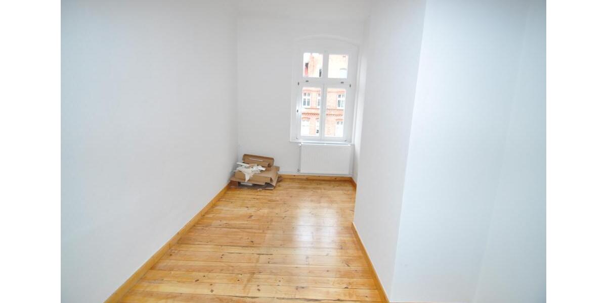 Etagenwohnung Prenzlau - 4 Zimmer, 111 m&sup2;, 1.000&euro; | Angebot:25483984