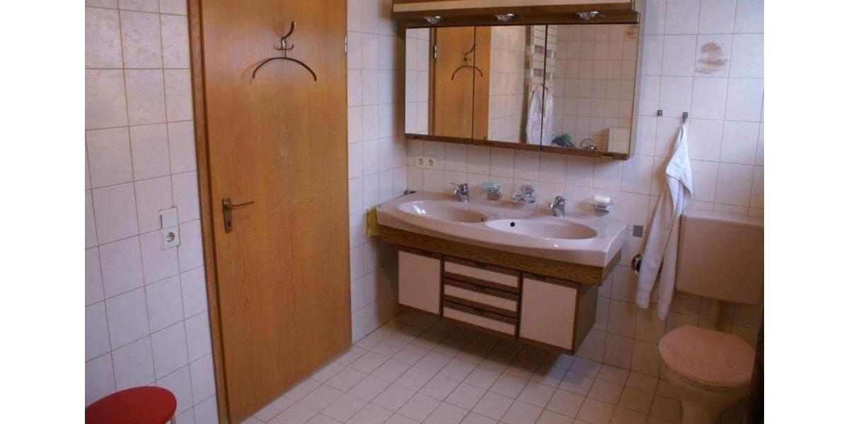 Reihenhaus Burghausen - 5 Zimmer, 124 m&sup2;, 1.800&euro; | Angebot:25831962