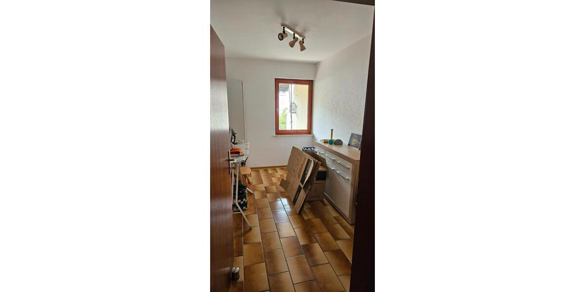 Etagenwohnung Rotenburg an der Fulda - 4 Zimmer, 95 m&sup2;, 650&euro; | Angebot:26676018
