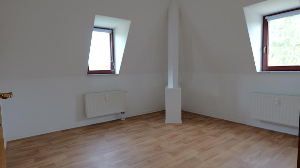 Dachgeschoßwohnung Auerbach/Vogtland Vogtland - 2.5 Zimmer, 59 m&sup2;, 330&euro; | Angebot:23201719