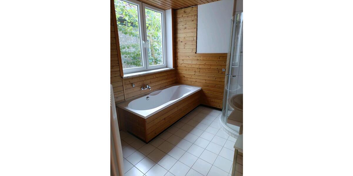 Etagenwohnung Wasserlosen - 3 Zimmer, 125 m&sup2;, 800&euro; | Angebot:26528760