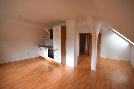 Wohnung Zwickau Neuplanitz - 2 Zimmer, 70 m&sup2;, 459&euro; | Angebot:25223106