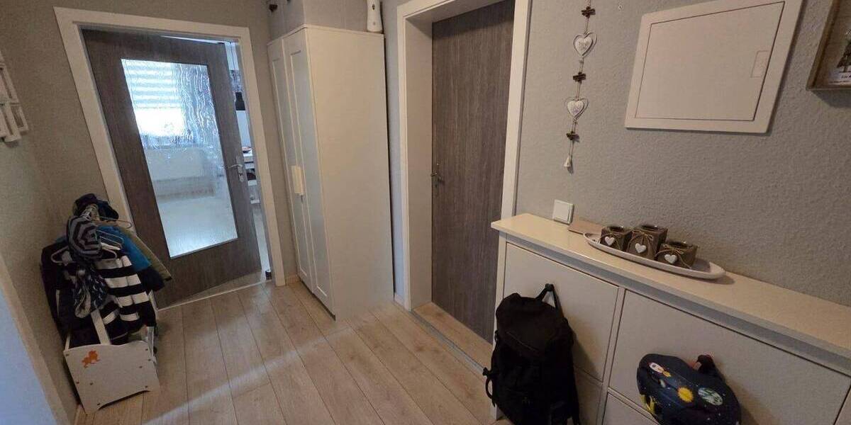 Etagenwohnung Weißwasser/O.L. O.L. - 4 Zimmer, 93 m&sup2;, 651&euro; | Angebot:26684506