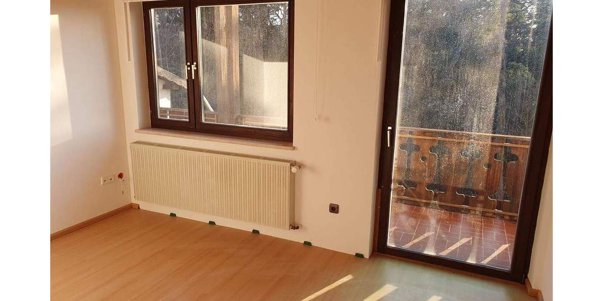 * ALLEIN-LAGE und NATUR-PUR * -- Einfamilienhaus am Ortsrand 6 zimmer