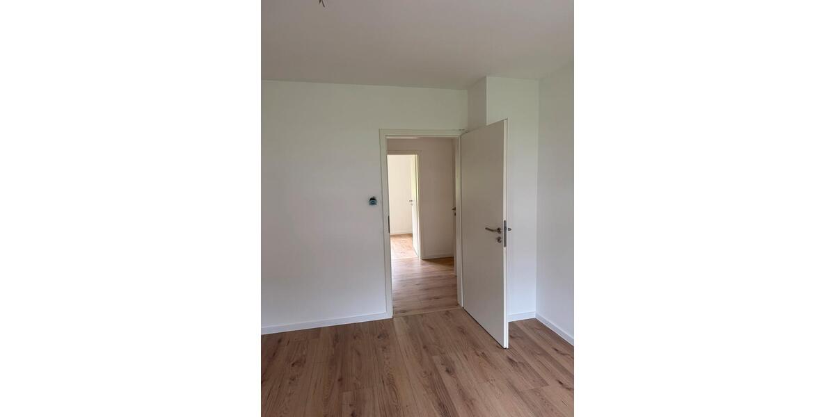 Etagenwohnung Blomberg - 4 Zimmer, 81 m&sup2;, 600&euro; | Angebot:26261728