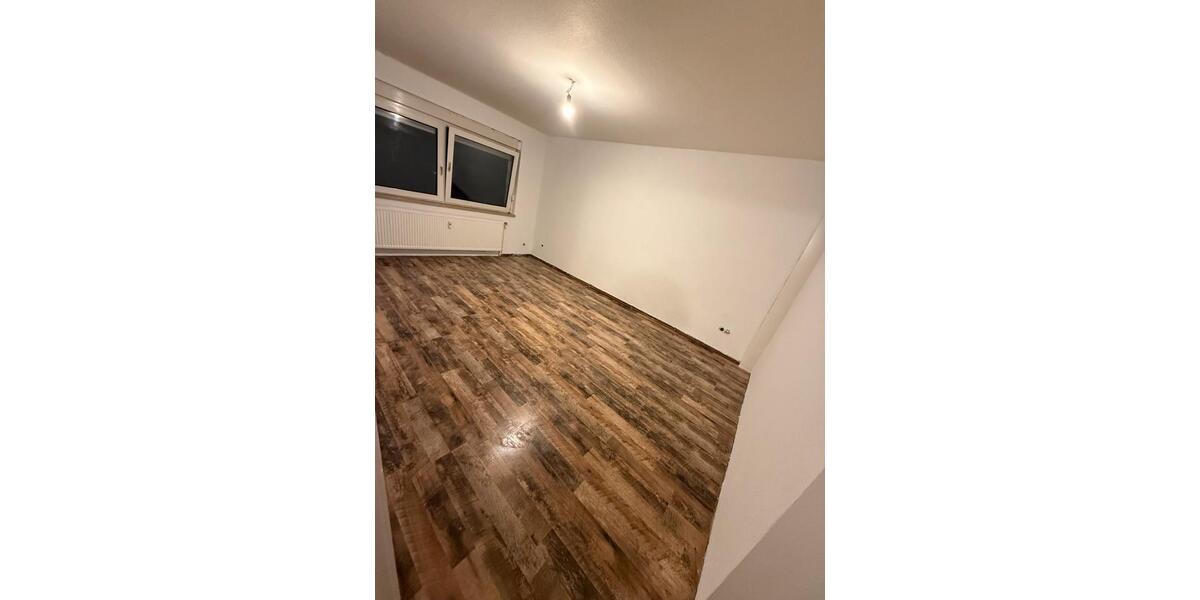 Etagenwohnung Solingen Central - 1 Zimmer, 63 m&sup2;, 890&euro; | Angebot:25612886