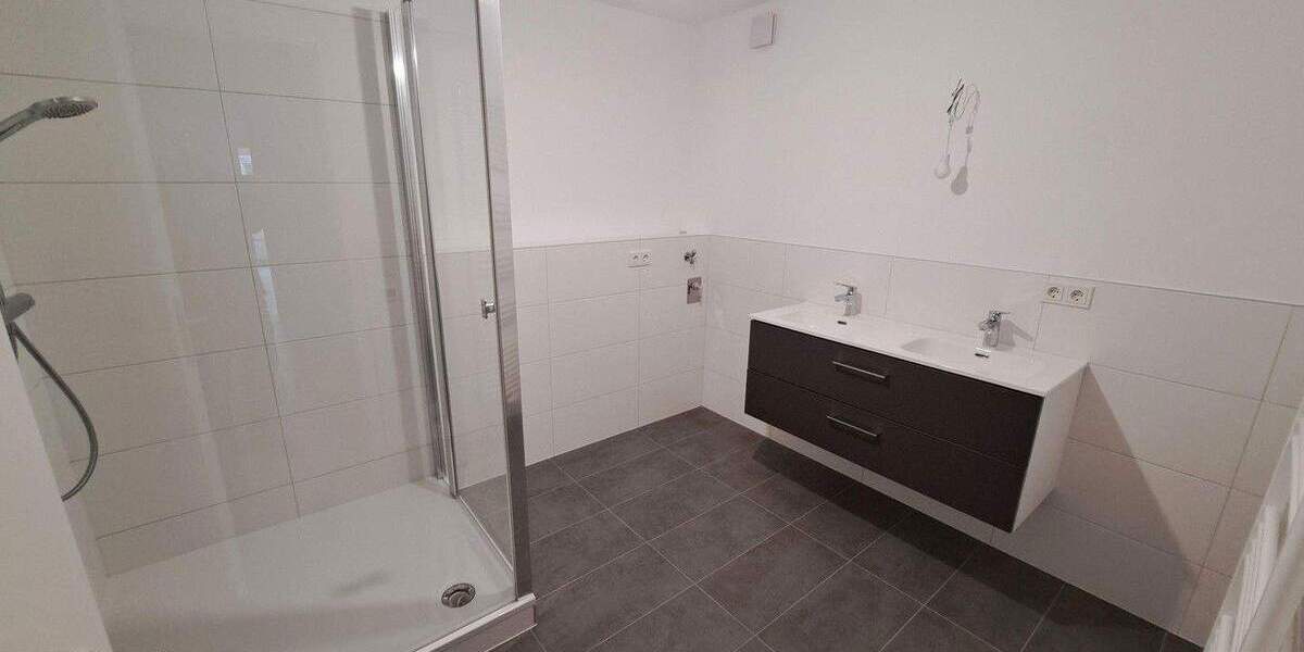 Etagenwohnung Bad Oldesloe - 2 Zimmer, 90 m&sup2;, 1.170&euro; | Angebot:24683835