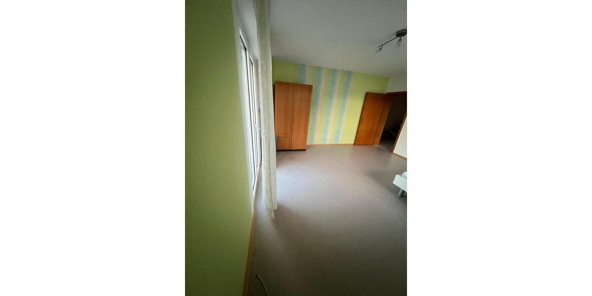 Großes, helles 23 m² Zimmer mit Balkon in 3er-WG (Neugründung) 1 zimmer