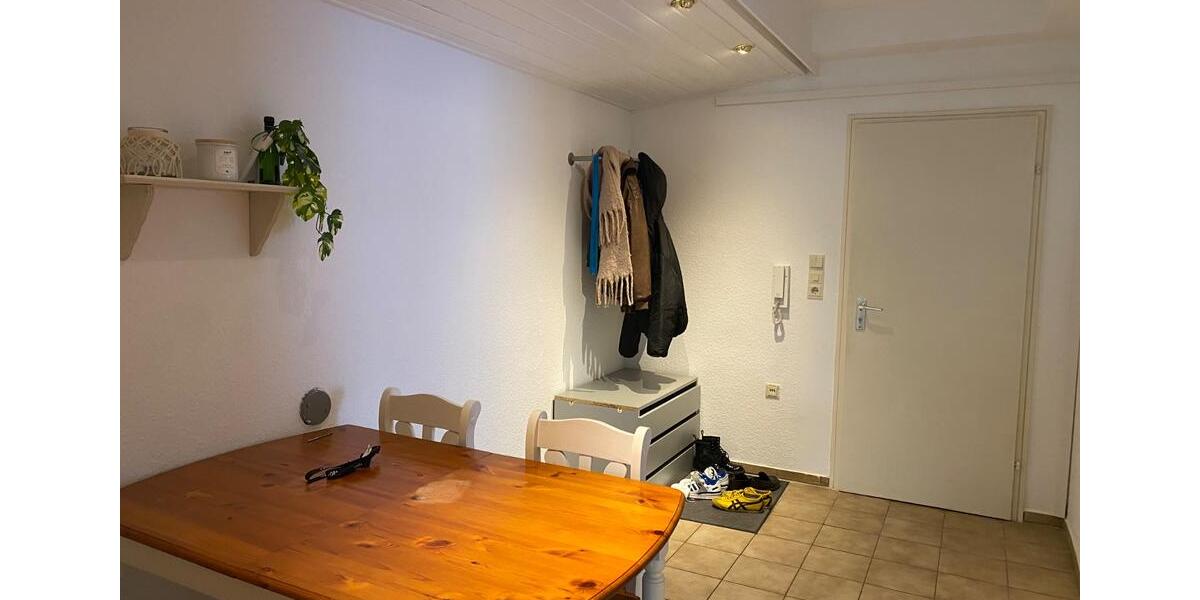 Erdgeschoßwohnung Gerbrunn - 2 Zimmer, 180 m&sup2;, 320&euro; | Angebot:25893696