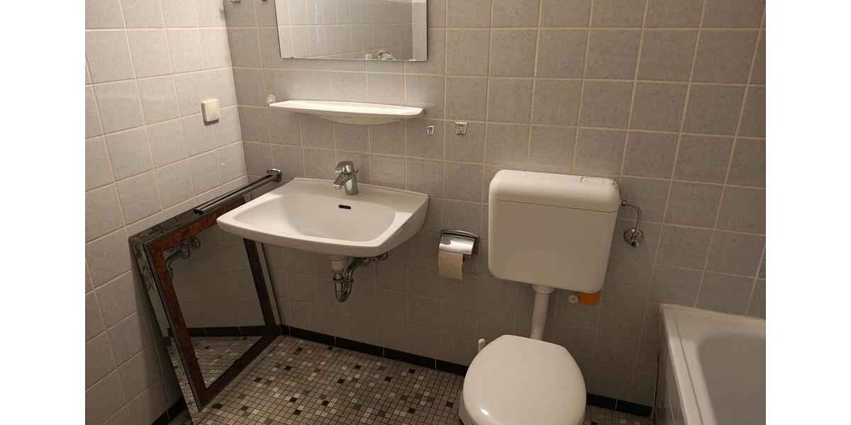 Etagenwohnung Hockenheim - 2 Zimmer, 70 m&sup2;, 750&euro; | Angebot:25452055