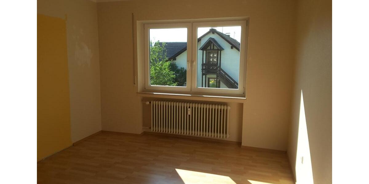 Helle 3-Zimmer-Wohnung mit EBK, Balkon und Stellplatz 3 zimmer