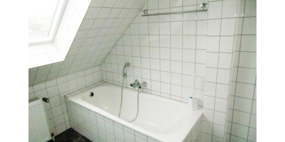 Dachgeschoßwohnung Gladbeck Brauck - 2.5 Zimmer, 80 m&sup2;, 560&euro; | Angebot:25168881