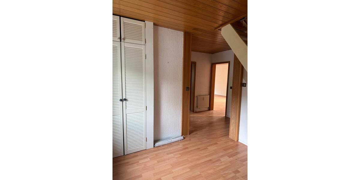 Dachgeschoßwohnung Wiehl - 1 Zimmer, 100 m&sup2;, 1.000&euro; | Angebot:24617726