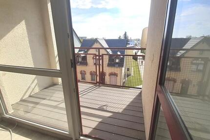 helle Zweiraumwohnung mit Balkon und Personenaufzug - Wohnung Hermsdorf | Angebot:26074110