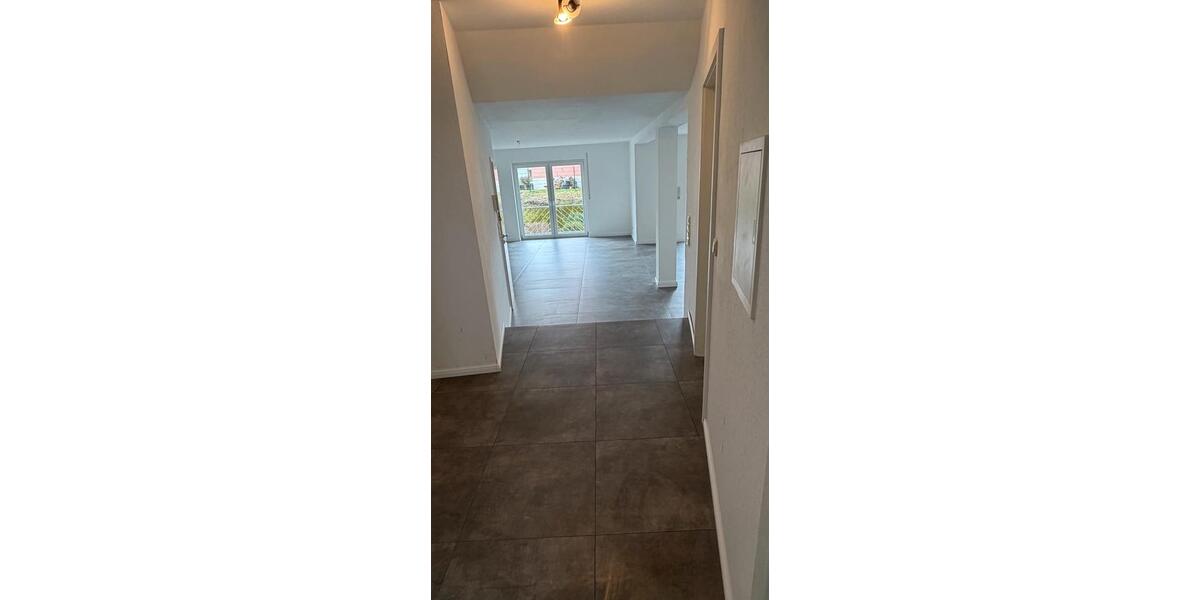 Erdgeschoßwohnung Trier Kürenz - 4 Zimmer, 105 m&sup2;, 1.450&euro; | Angebot:25952473