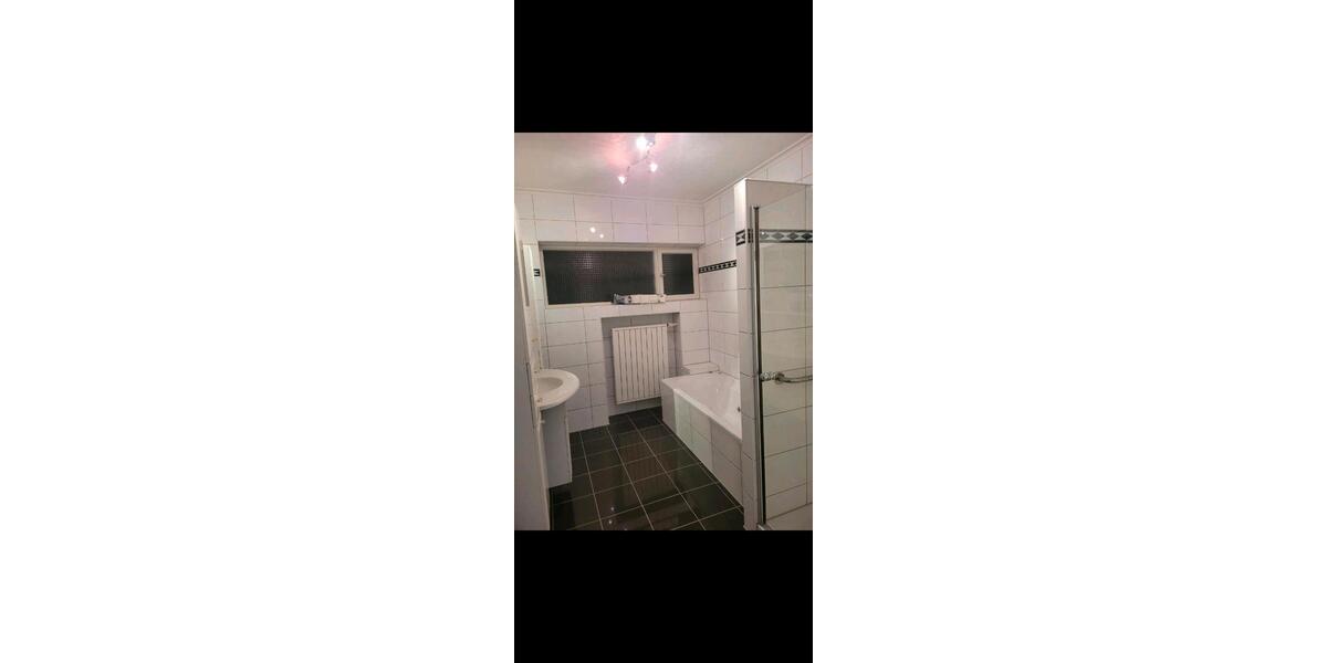 Einfamilienhaus Geilenkirchen - 9 Zimmer, 28 m&sup2;, 2.850&euro; | Angebot:26169156