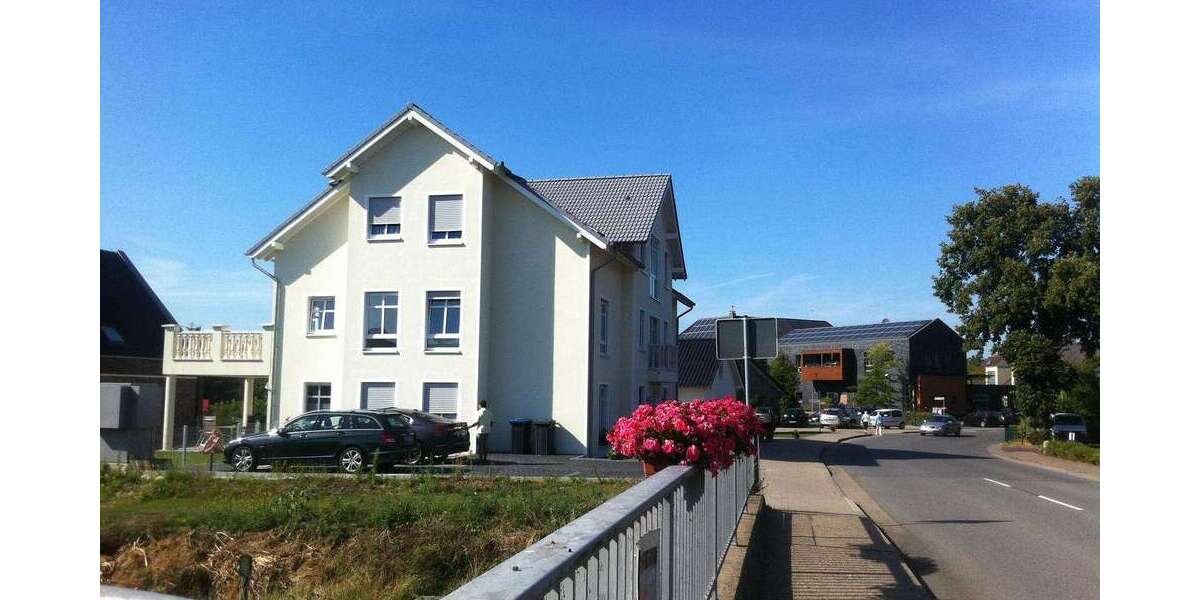 Etagenwohnung Hamminkeln - 3 Zimmer, 96 m&sup2;, 1.300&euro; | Angebot:25993037