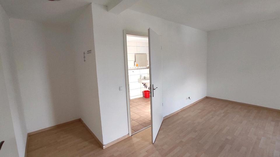 1-Zimmer in Parkstein mit eigenem Bad & WLAN inkl.